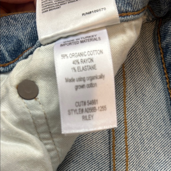 Distressed Agolde “Riley” Blue Jeans - Picture 3 of 5